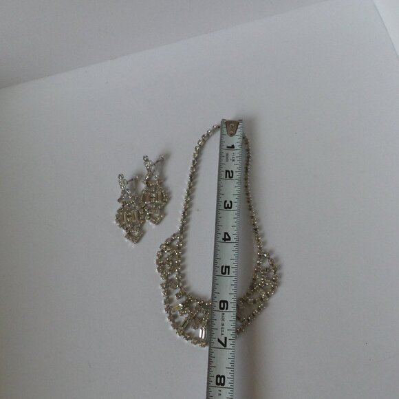 Vintage rhinestone necklace and earrings - Picture 10 of 13